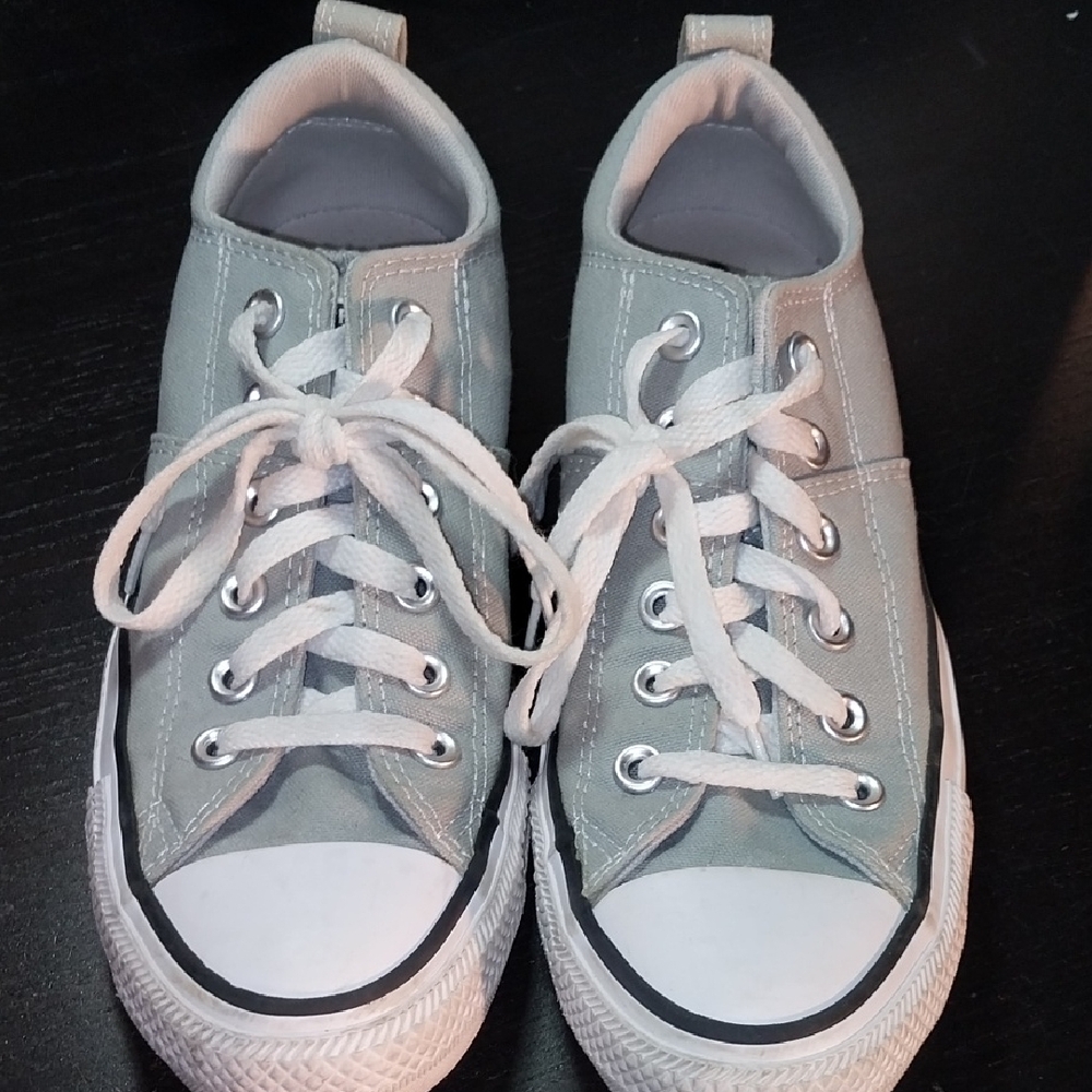 Converse Women's Gray Canvas Sneakers